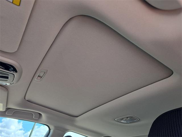 Photo of 2025 Crystal White Pearl Subaru Legacy