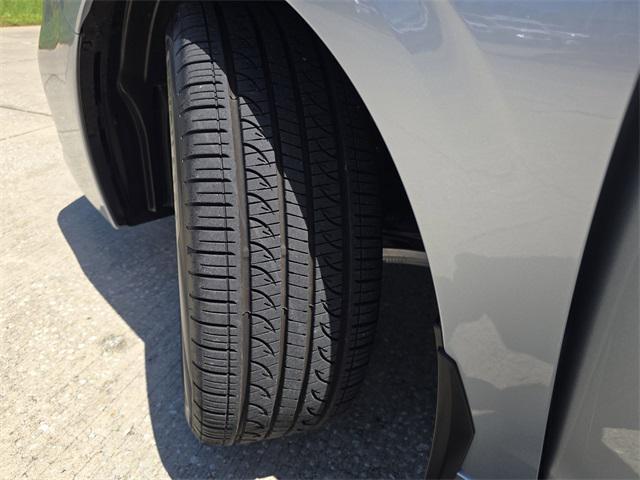 Photo of 2025 Ice Silver Metallic Subaru Legacy