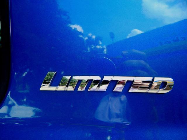 Photo of 2016 Blue Toyota Tundra