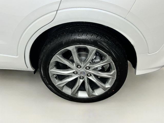 Photo of 2025 White Frost Tricoat Buick Encore GX