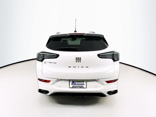 Photo of 2025 White Frost Tricoat Buick Encore GX