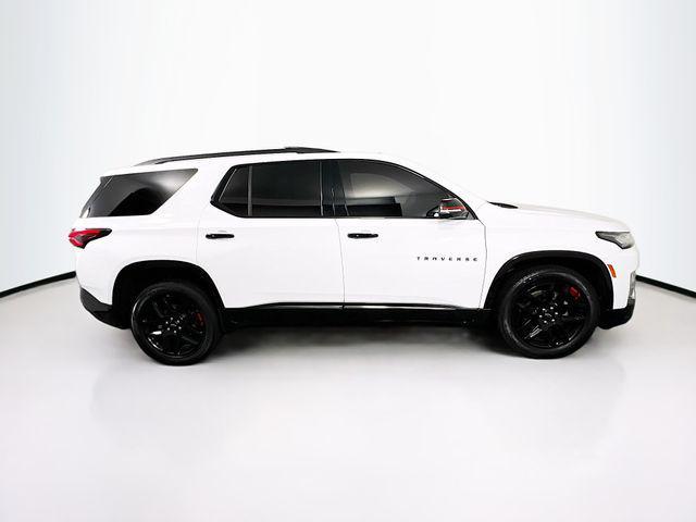 Photo of 2023 Summit White Chevrolet Traverse
