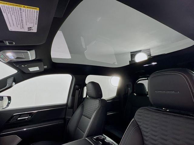 Photo of 2025 Onyx Black GMC Sierra EV