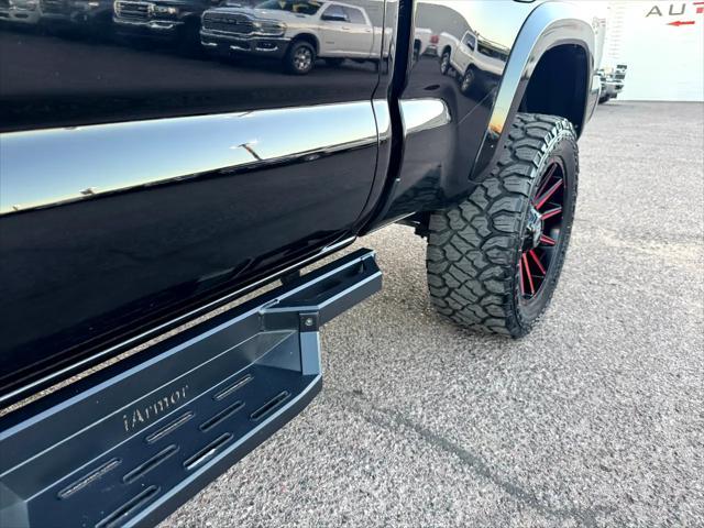 Photo of 2016 Black Toyota Tacoma