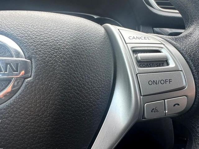 Photo of 2016 Cayenne Red Nissan Rogue