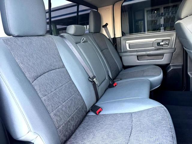 Photo of 2018 Bright Silver Metallic Clearcoat RAM 1500