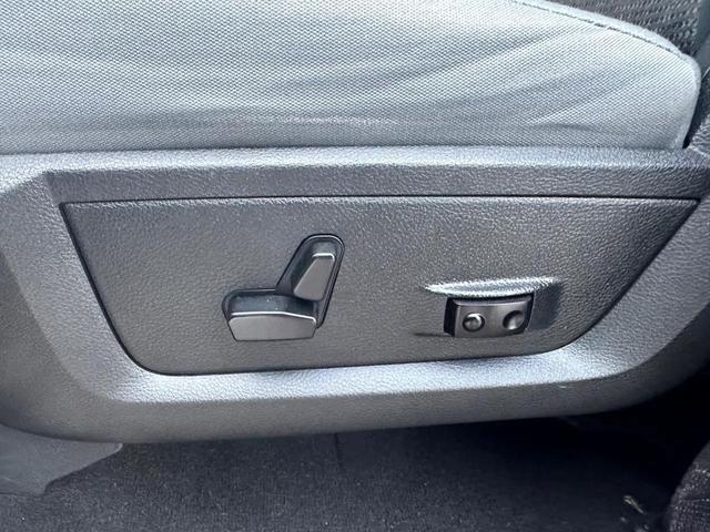 Photo of 2018 Bright Silver Metallic Clearcoat RAM 1500