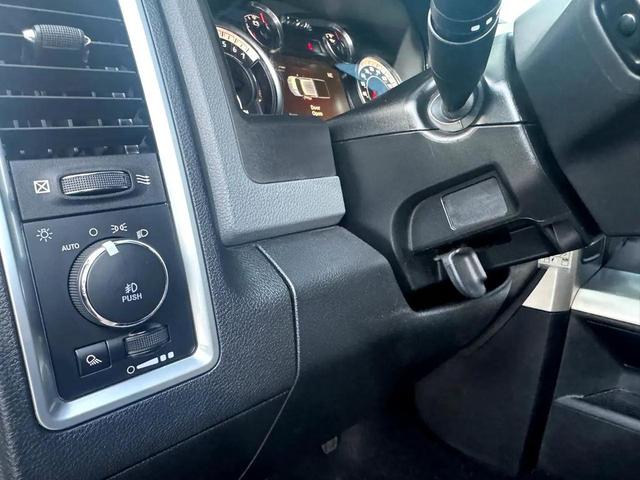 Photo of 2018 Bright Silver Metallic Clearcoat RAM 1500