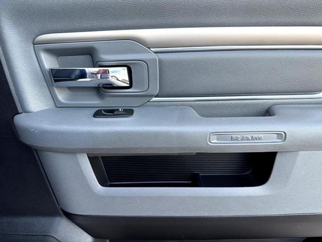 Photo of 2018 Bright Silver Metallic Clearcoat RAM 1500