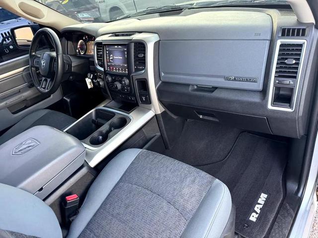 Photo of 2018 Bright Silver Metallic Clearcoat RAM 1500