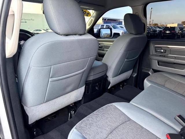 Photo of 2018 Bright Silver Metallic Clearcoat RAM 1500