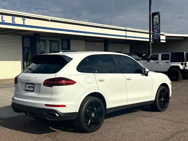 Photo of 2017 WHITE Porsche Cayenne
