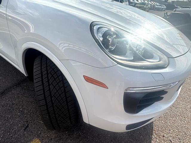 Photo of 2017 WHITE Porsche Cayenne