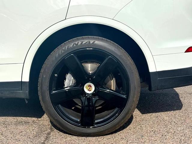 Photo of 2017 WHITE Porsche Cayenne