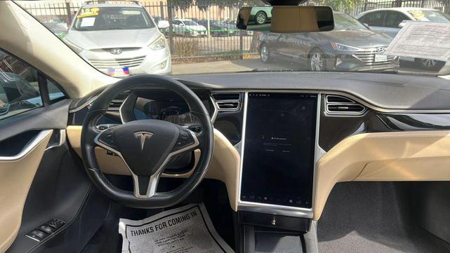 Photo of 2014 Gray Tesla Model S