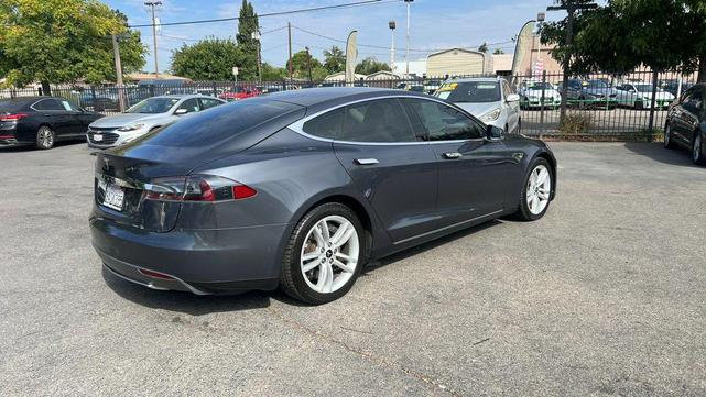 Photo of 2014 Gray Tesla Model S