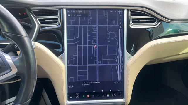 Photo of 2014 Gray Tesla Model S