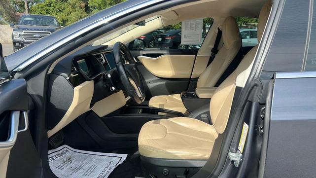 Photo of 2014 Gray Tesla Model S