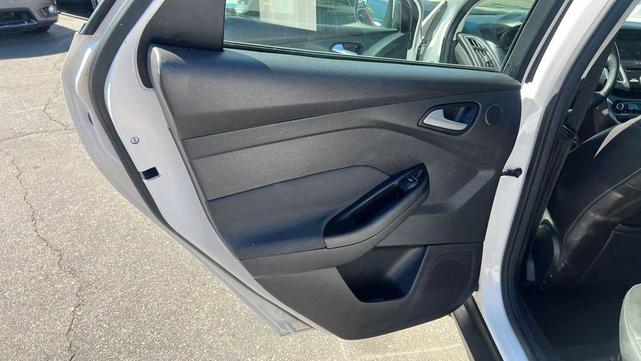 Photo of 2012 White Ford Focus