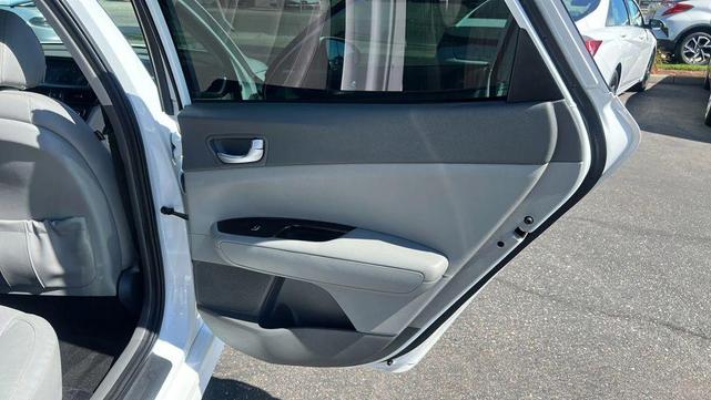 Photo of 2018 White Kia Optima