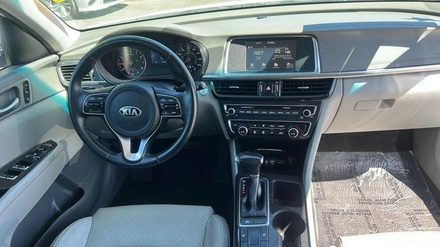 Photo of 2018 White Kia Optima