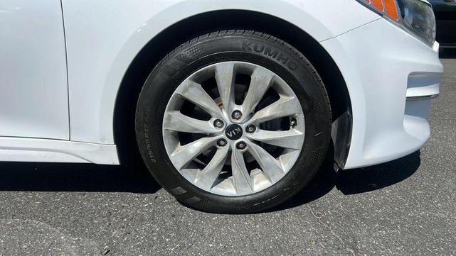 Photo of 2018 White Kia Optima