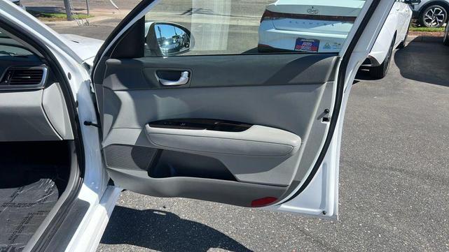Photo of 2018 White Kia Optima