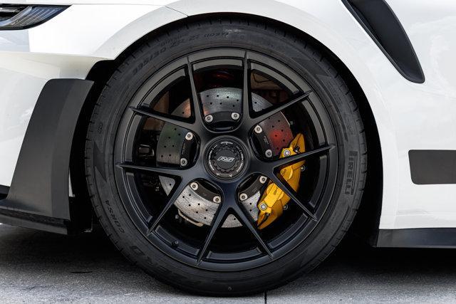 Photo of 2025 White Porsche 911