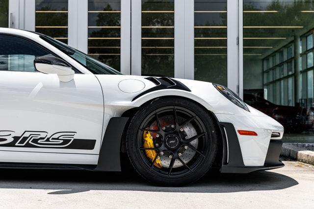 Photo of 2025 White Porsche 911