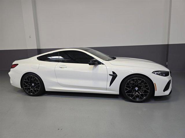 2023 BMW M8