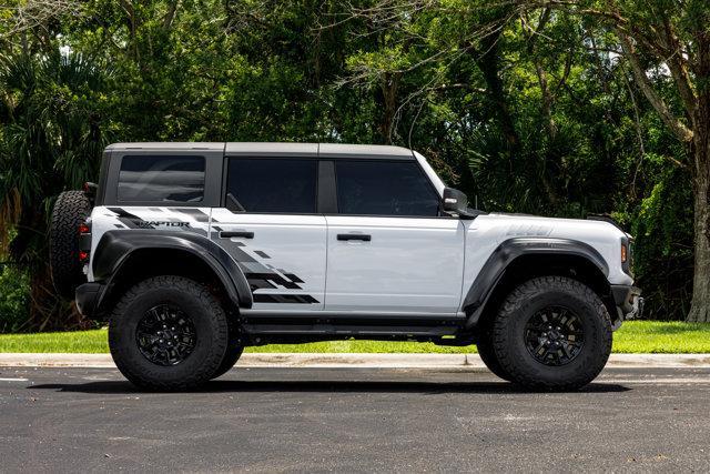 Photo of 2023 Oxford White Ford Bronco