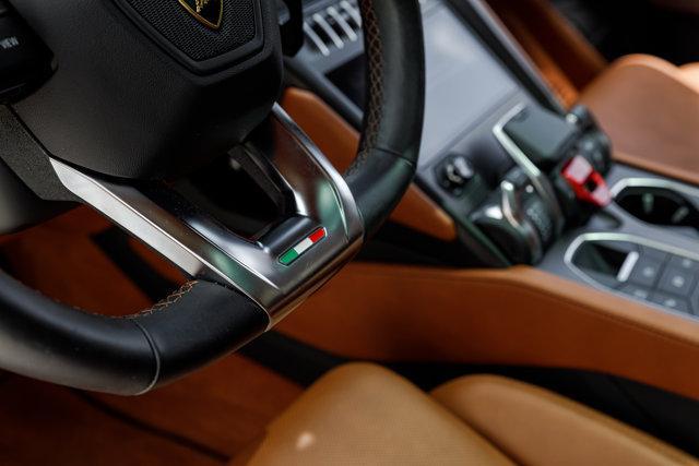 Photo of 2023 Bianco Monocerus Metallic Lamborghini Urus