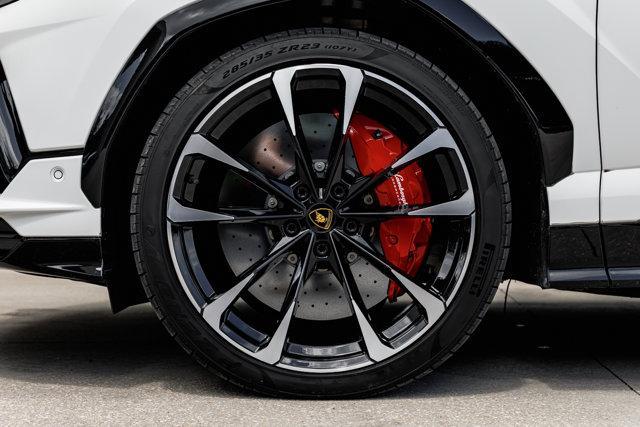 Photo of 2023 Bianco Monocerus Metallic Lamborghini Urus