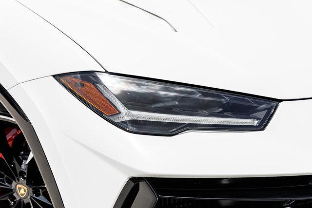 Photo of 2023 Bianco Monocerus Metallic Lamborghini Urus