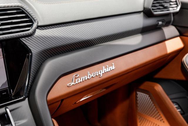 Photo of 2023 Bianco Monocerus Metallic Lamborghini Urus