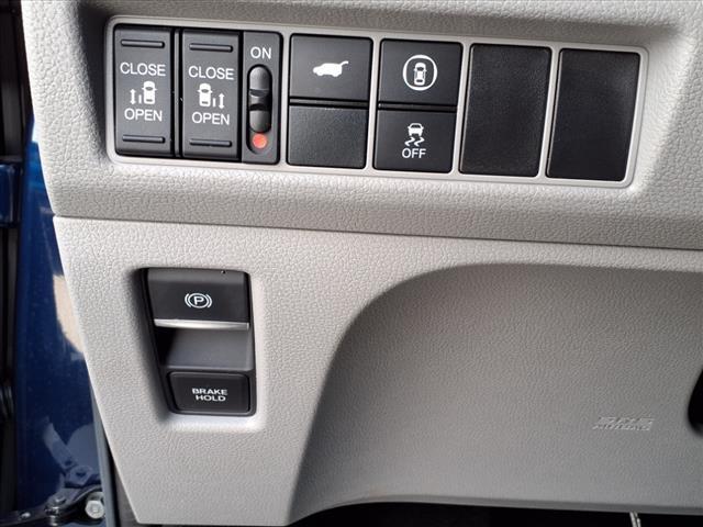 Photo of 2023 Celestial Blue Metallic Honda Odyssey