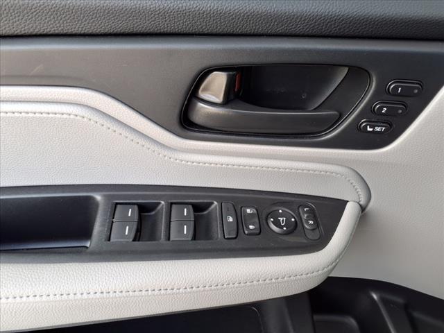 Photo of 2023 Celestial Blue Metallic Honda Odyssey