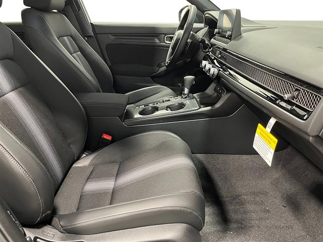 Photo of 2025 Sand Dune Pearl Honda Civic