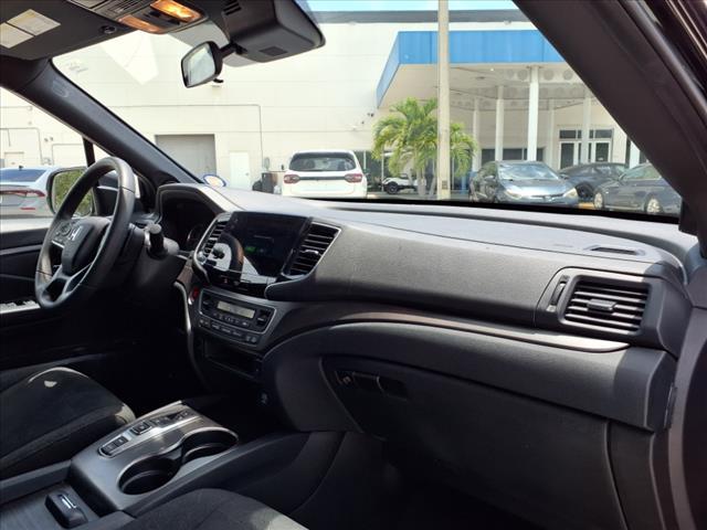 Photo of 2022 Crystal Black Pearl Honda Pilot