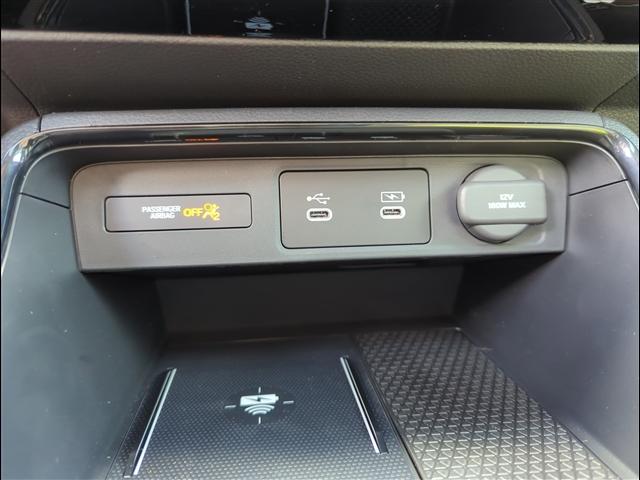 Photo of 2026 Platinum White Pearl Honda CR-V