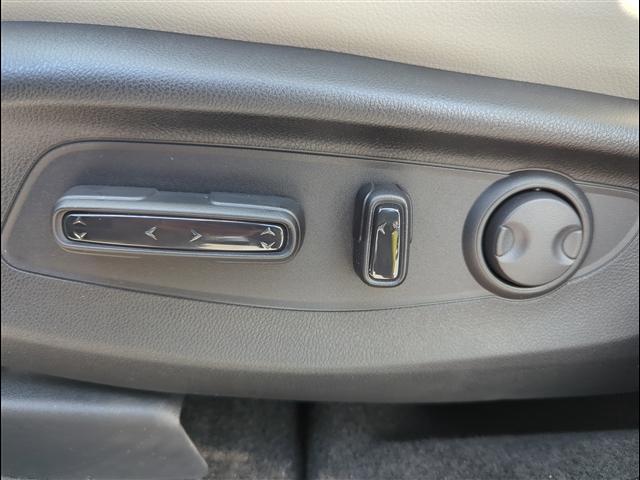 Photo of 2026 Platinum White Pearl Honda CR-V