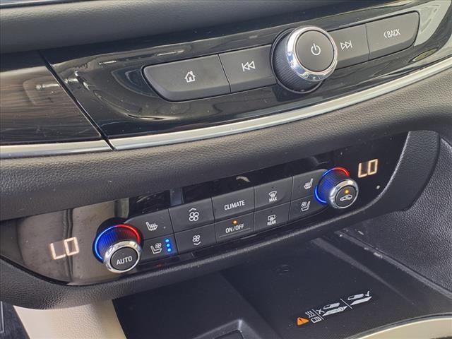 Photo of 2022 White Frost Tricoat Buick Enclave