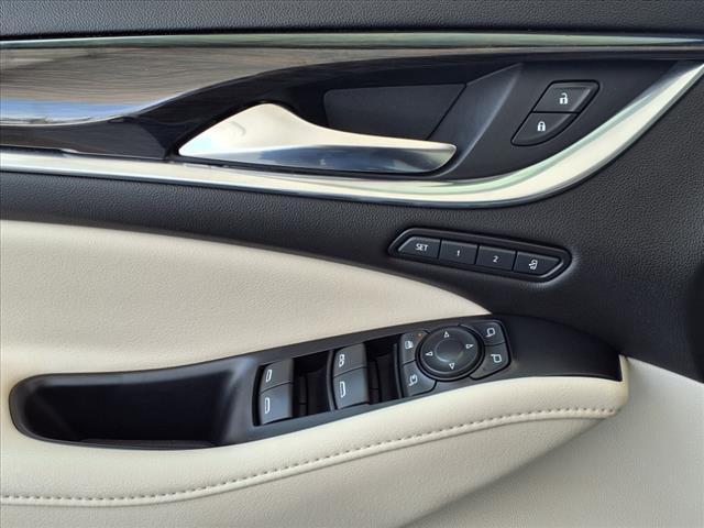 Photo of 2022 White Frost Tricoat Buick Enclave
