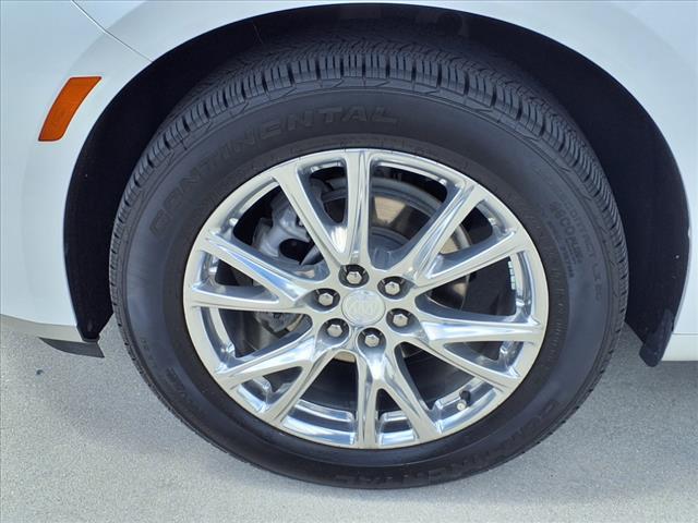 Photo of 2022 White Frost Tricoat Buick Enclave