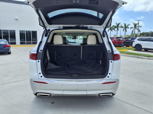 Photo of 2022 White Frost Tricoat Buick Enclave