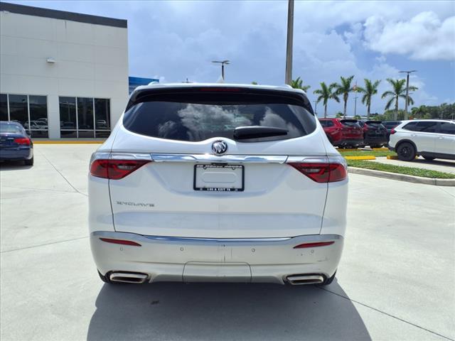 Photo of 2022 White Frost Tricoat Buick Enclave