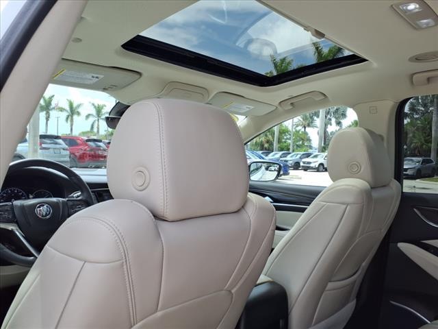 Photo of 2022 White Frost Tricoat Buick Enclave