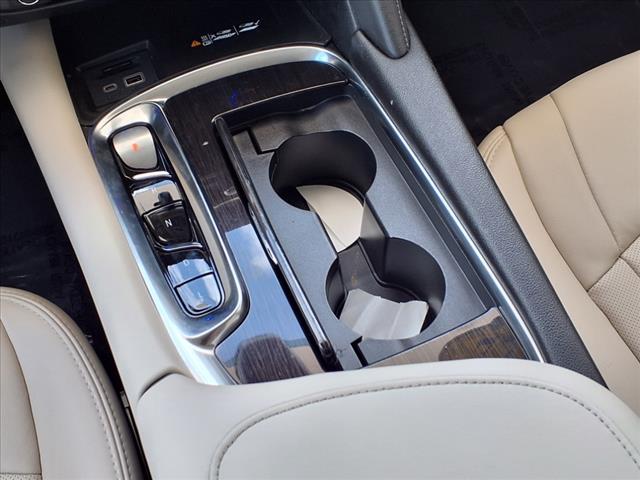 Photo of 2022 White Frost Tricoat Buick Enclave