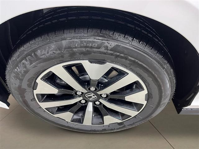 Photo of 2026 Platinum White Pearl Honda Odyssey