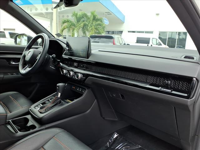 Photo of 2023 Platinum White Pearl Honda CR-V Hybrid